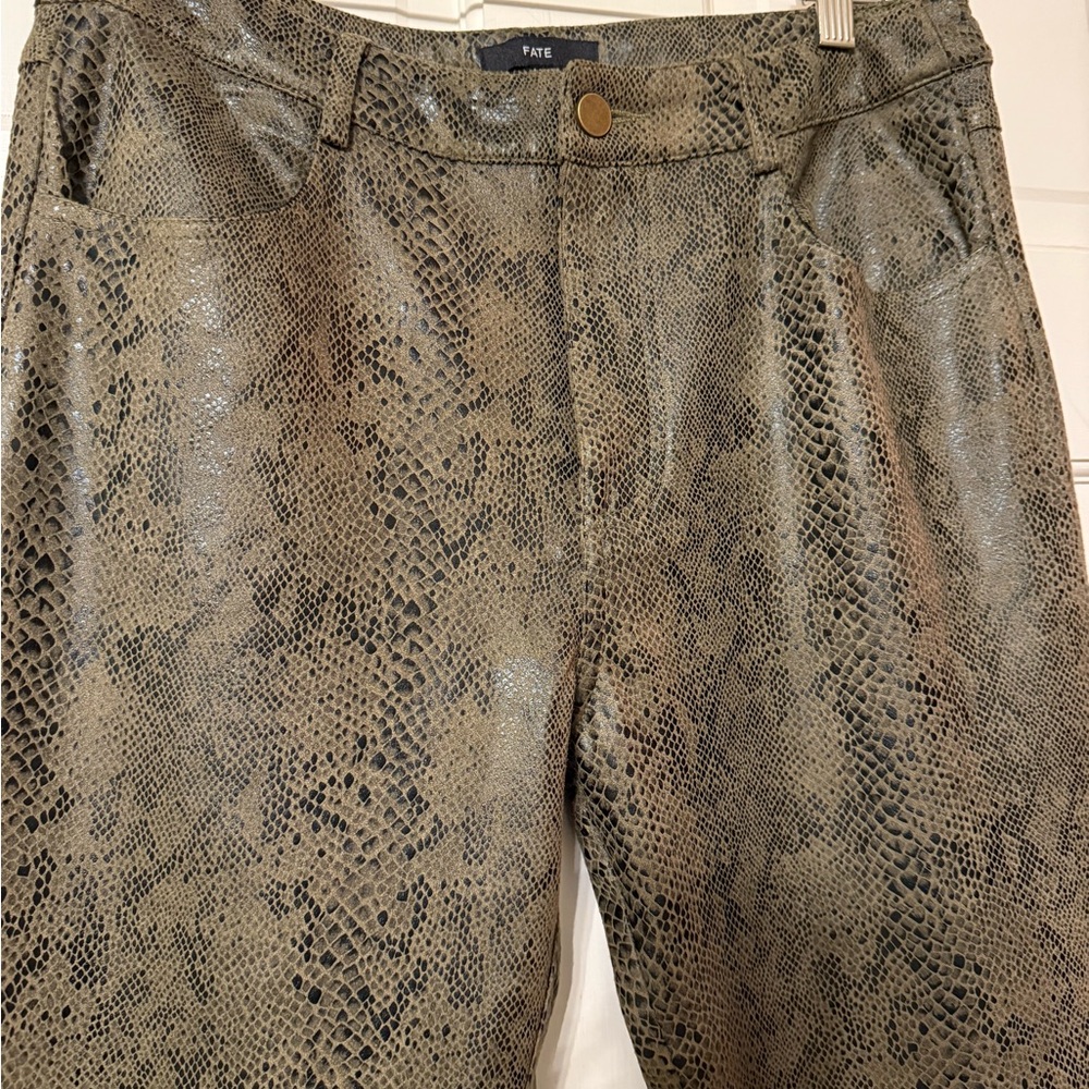 Pants - Picture 4 of 12